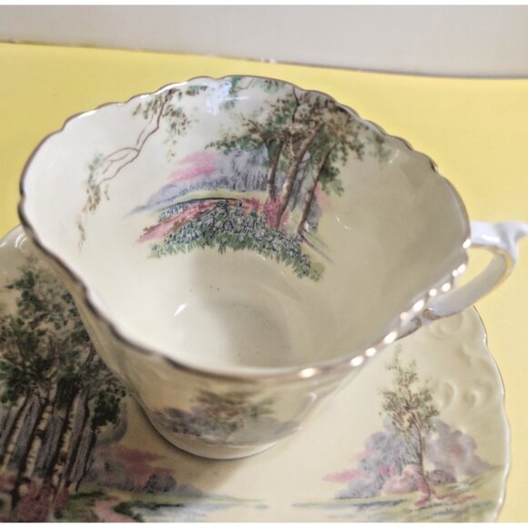 Vintage Aynsley England Bone China Yellow Tea Cup & Saucer Bluebell Time 1940's - Picture 2 of 13